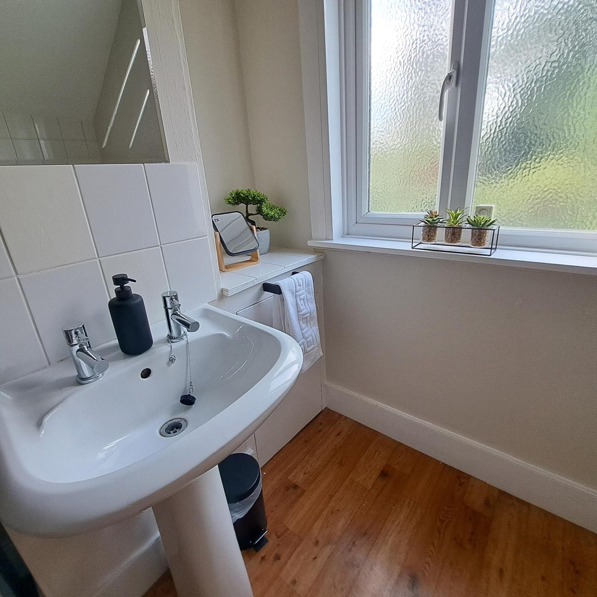 Generous 3 Bed In The Heart Of The Village Huntingdon Exterior foto